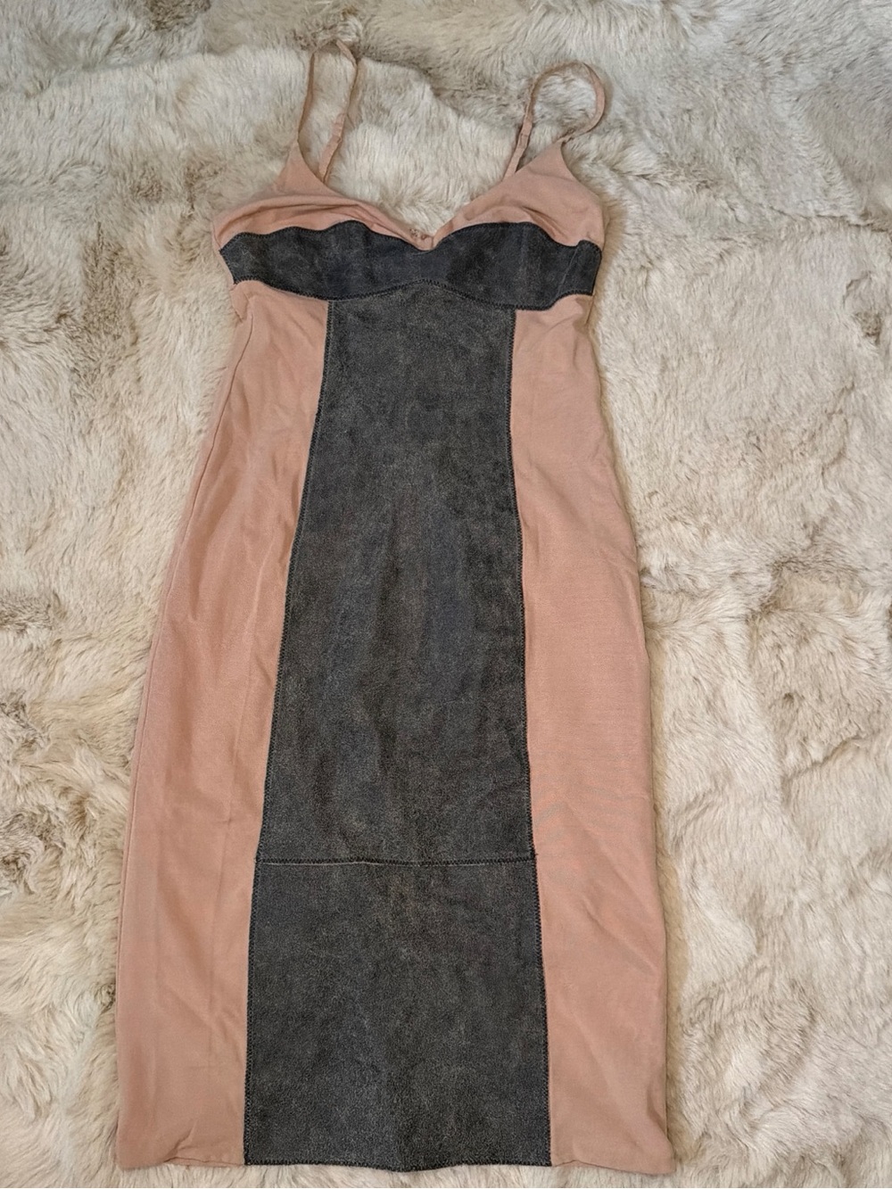 Sleeveless Two-Tone Bodycon Dress in Blush and Charcoal